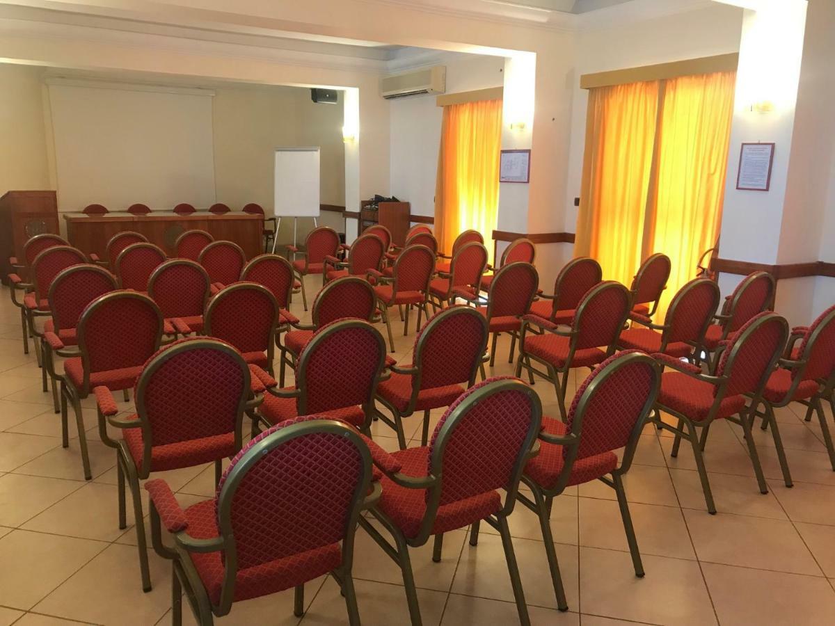 Hotel Riviera Lido ميلاتسو المظهر الخارجي الصورة